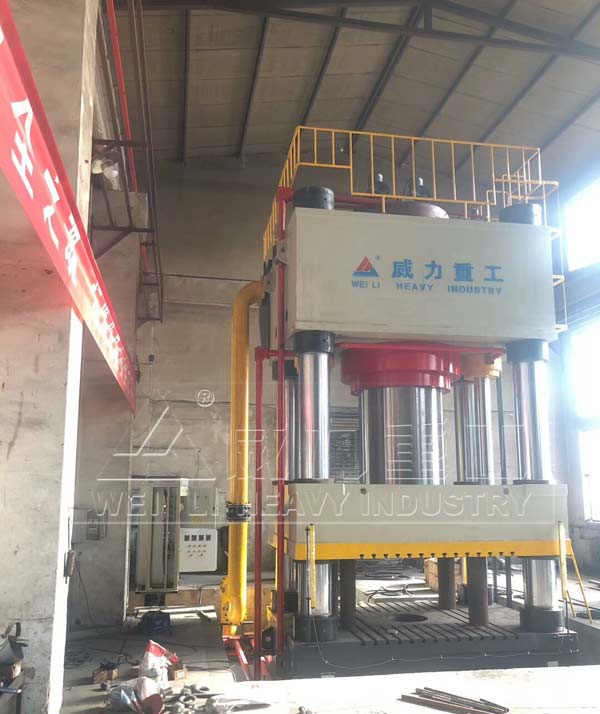 4000噸四柱液壓機安裝圖片